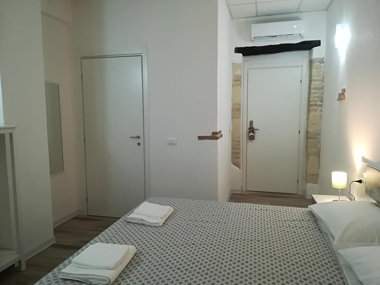B.House Bed & Breakfast Cagliari Exterior photo